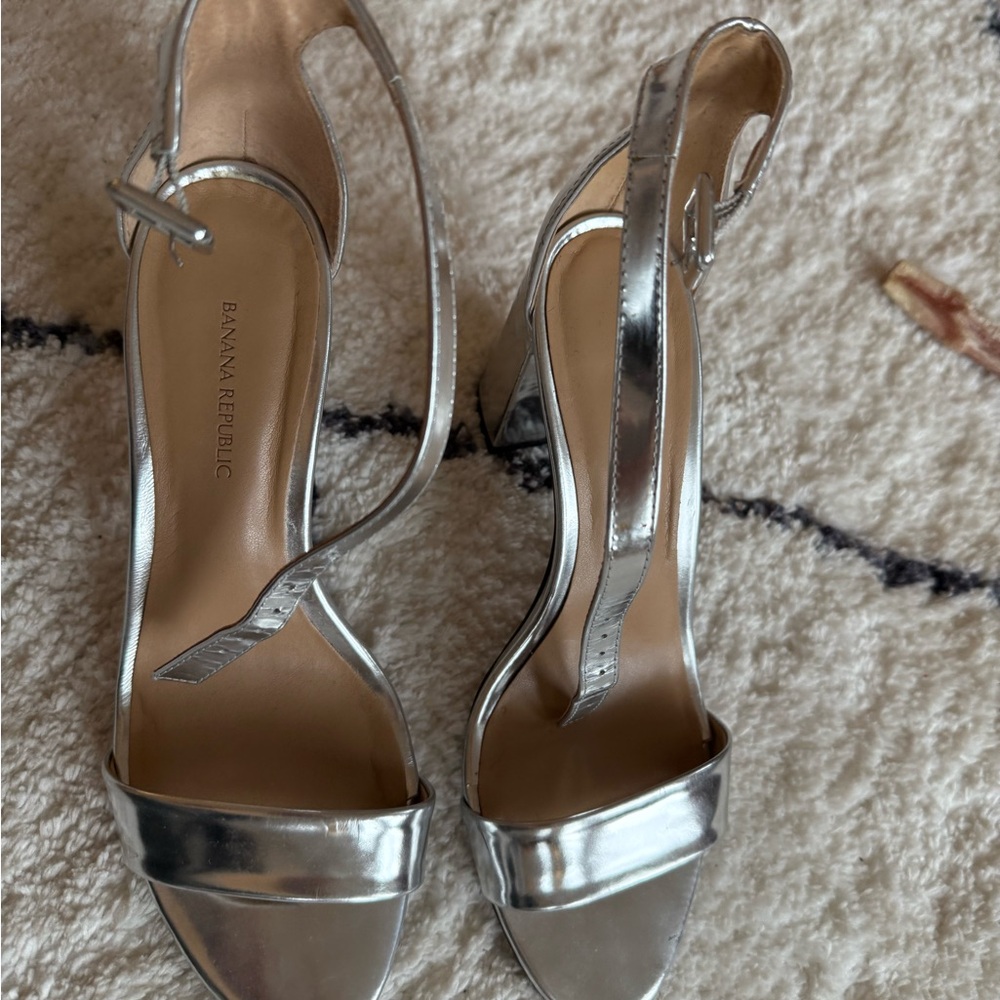 Banana Republic Metallic Silver Heels